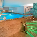 Family Escape With Pools And Sauna *