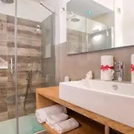 Σπίτι διακοπών Family Escape With Pools And Sauna *