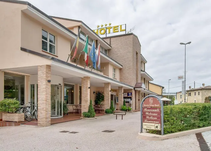 펜션 Family Escape With Pools And Sauna 폴리뇨