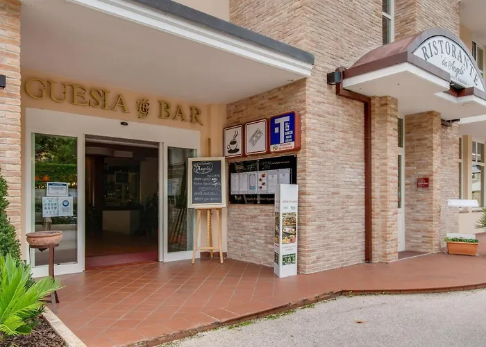 펜션 Family Escape With Pools And Sauna 폴리뇨