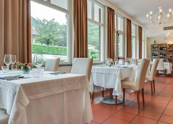 펜션 Family Escape With Pools And Sauna 폴리뇨