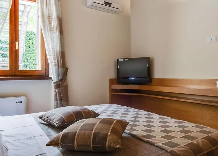 Family Escape With Pools And Sauna Nyaraló