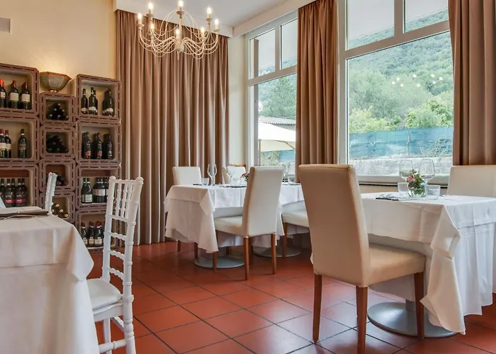 Family Escape With Pools And Sauna Nyaraló *